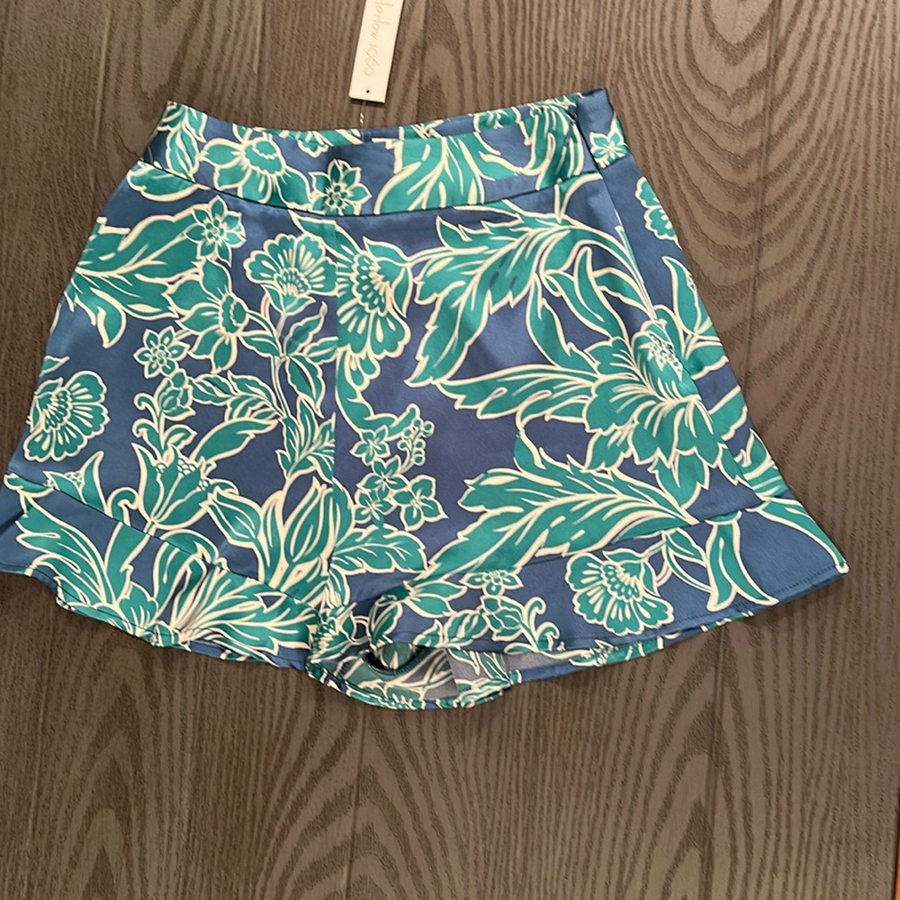 House of Harlow Shorts - New